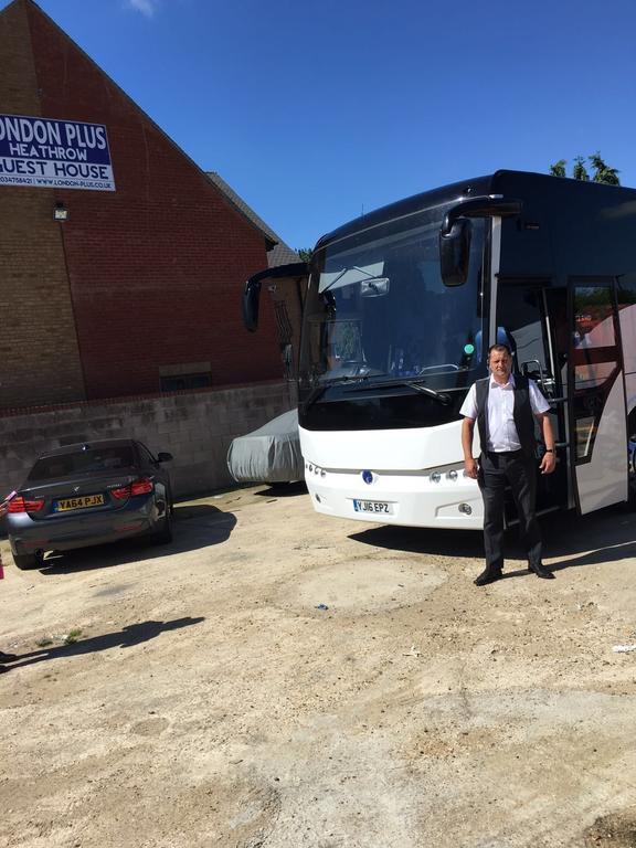 Bed and Breakfast Heathrow Travellers Hub Hounslow Esterno foto