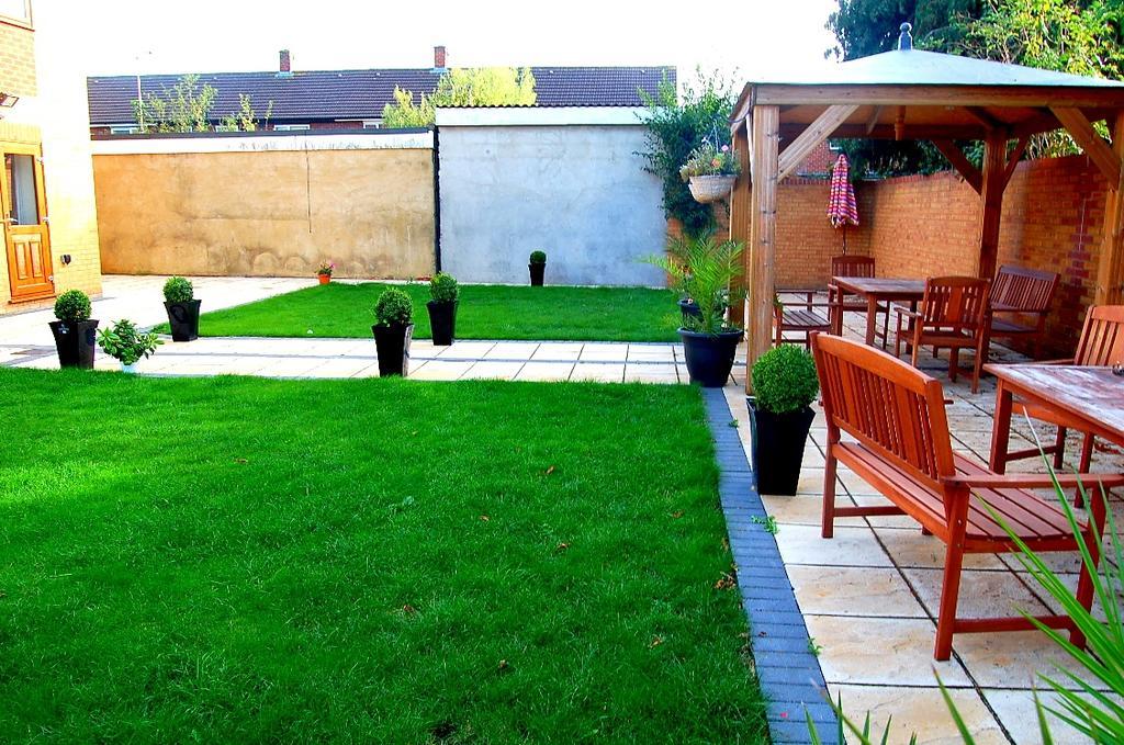Bed and Breakfast Heathrow Travellers Hub Hounslow Esterno foto