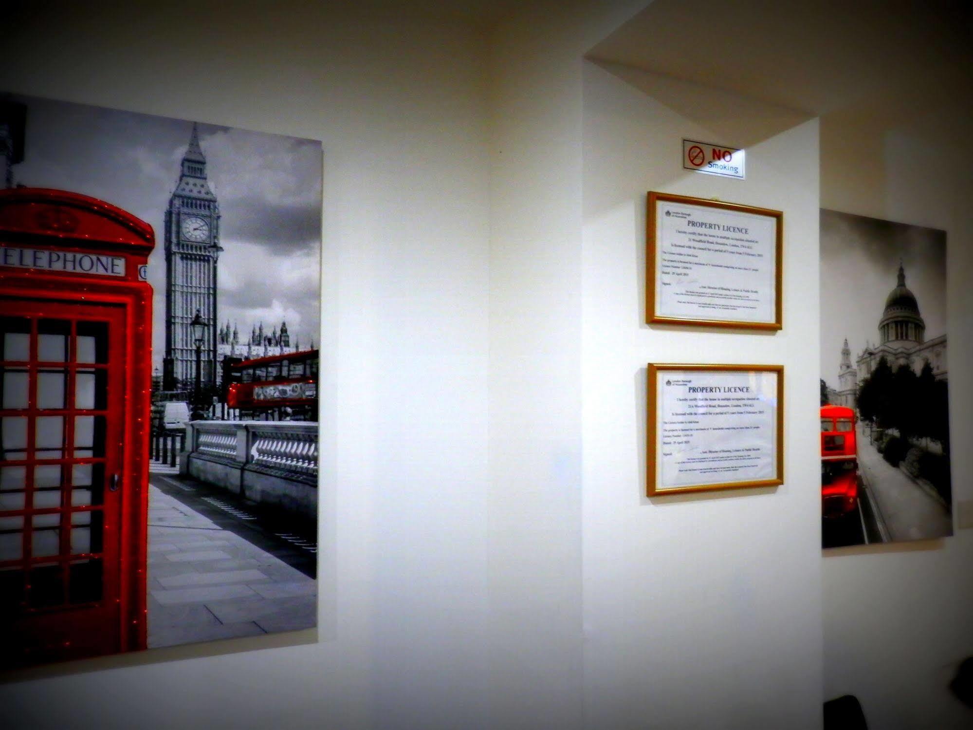 Bed and Breakfast Heathrow Travellers Hub Hounslow Esterno foto
